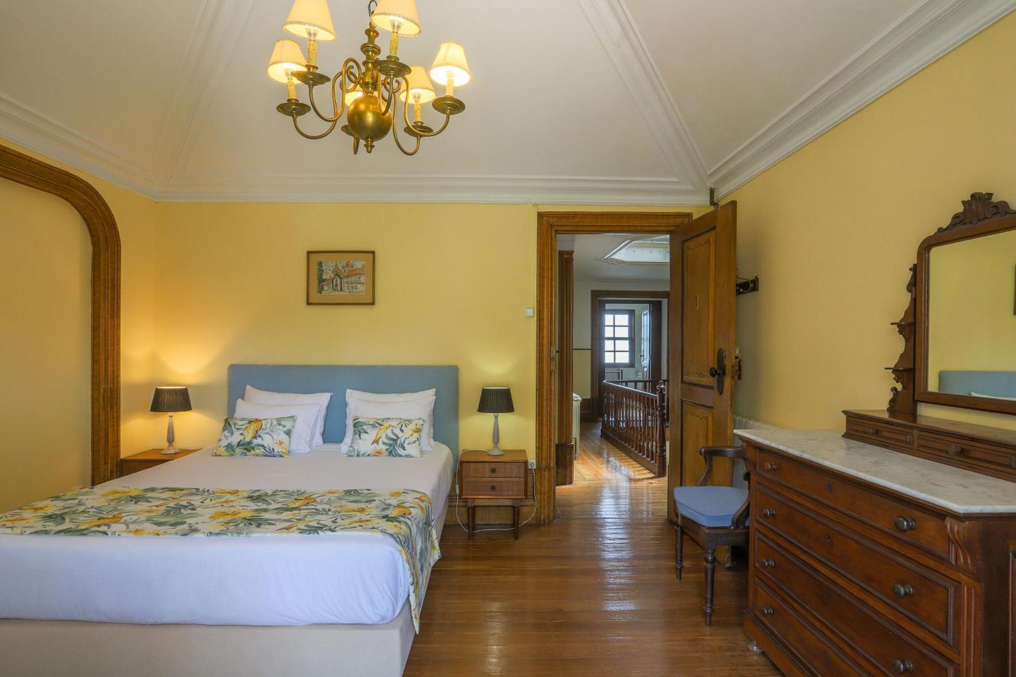فندق Outeiro Tuias - Manor House Marco de Canavezes الغرفة الصورة